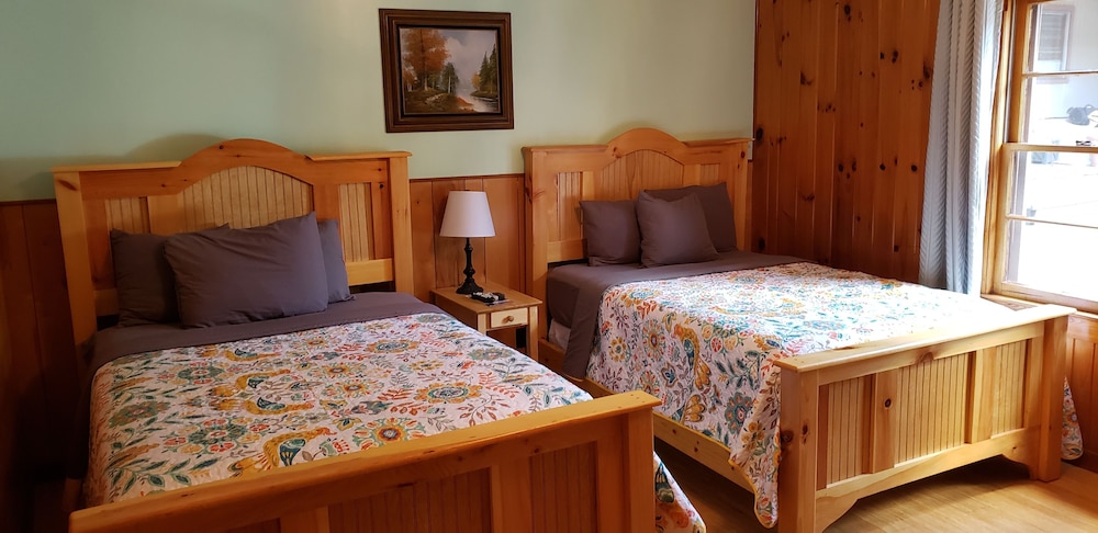 Marshall's Creek Rest Motel 56/71
