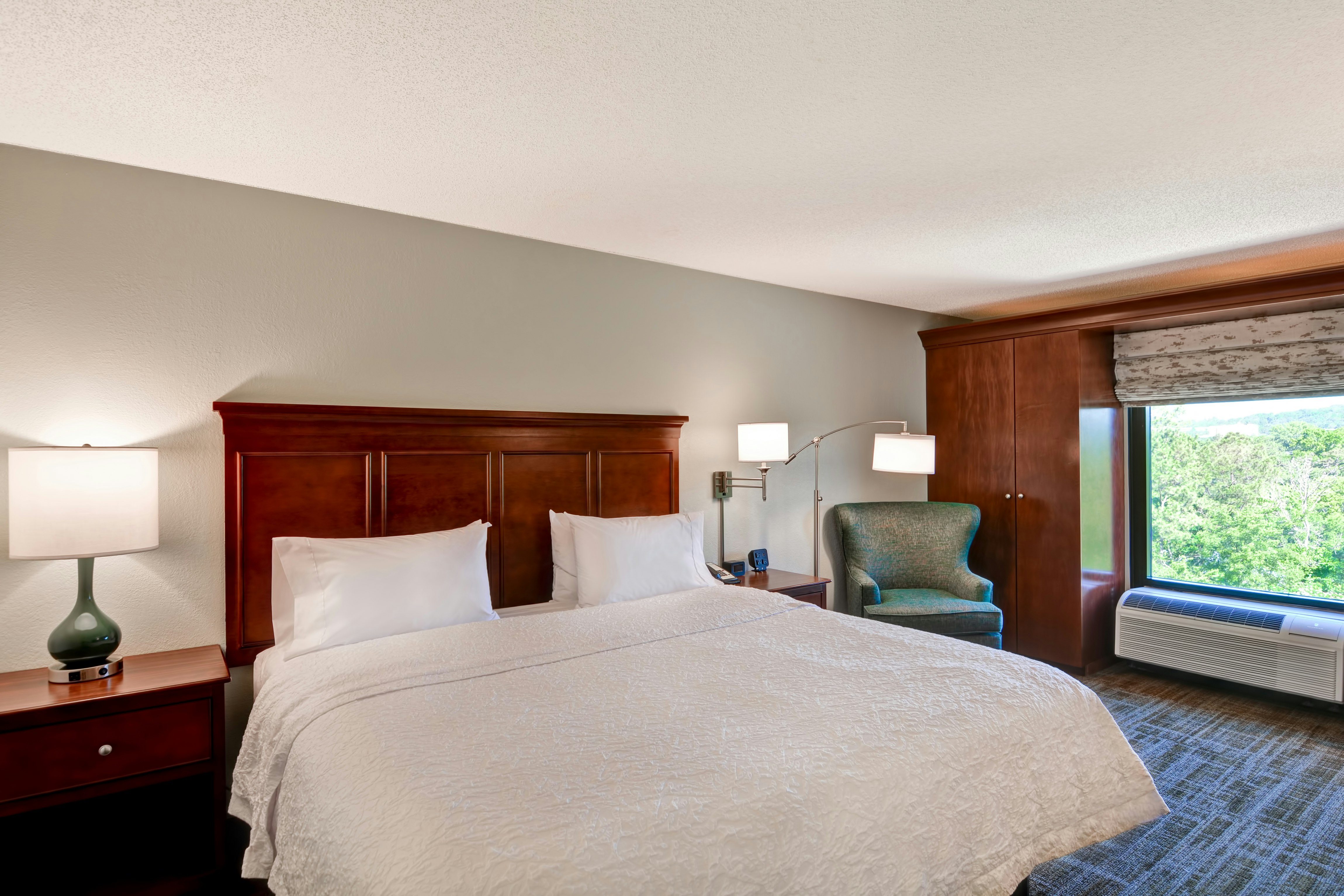 ROOM, KING BED