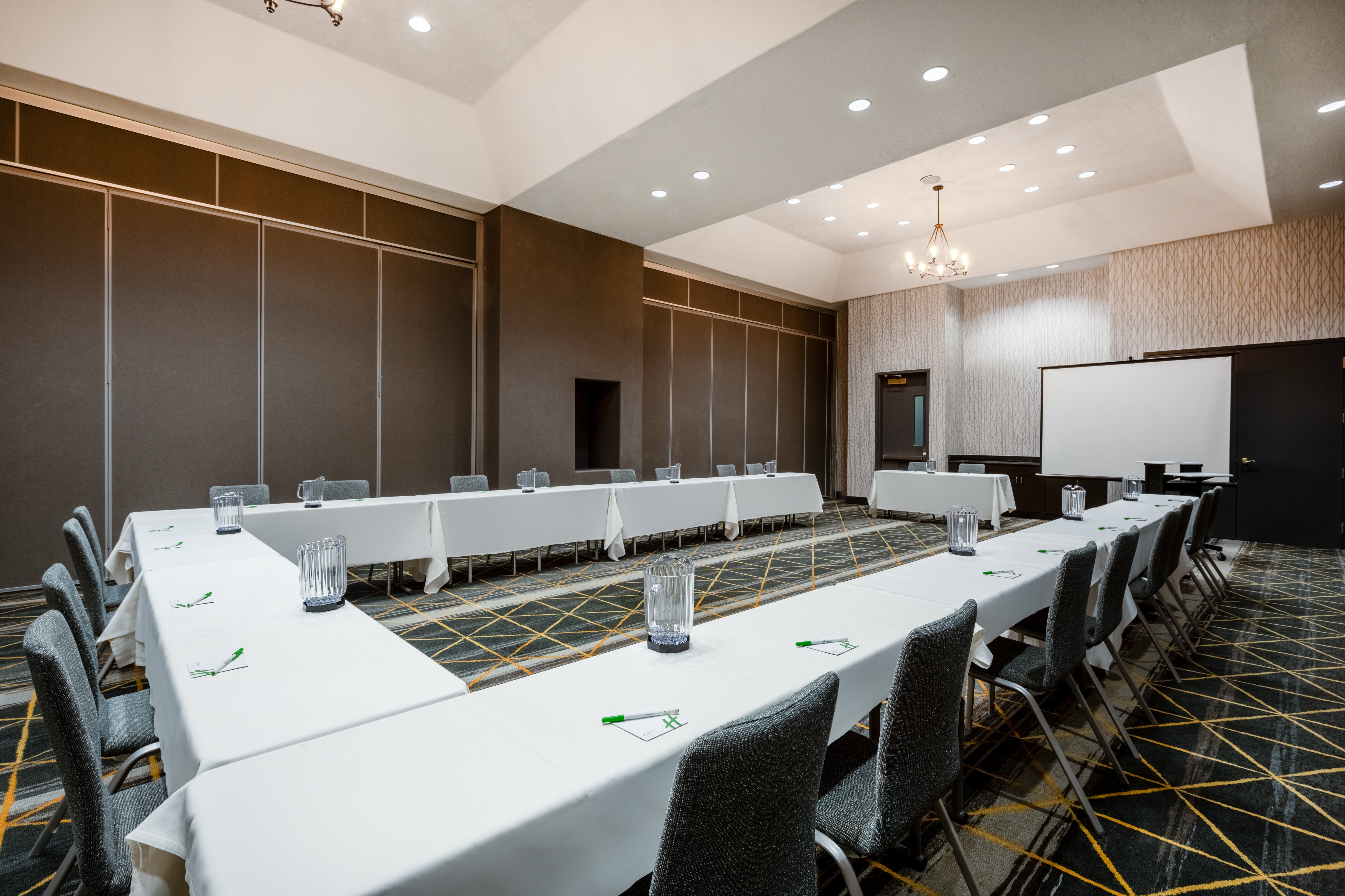 Holiday Inn & Suites Albuquerque Airport, an IHG Hotel 35/41