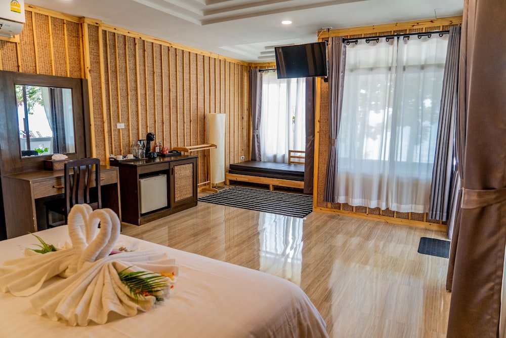 Adarin Beach Resort (ex New Lapaz Villa) 50/65
