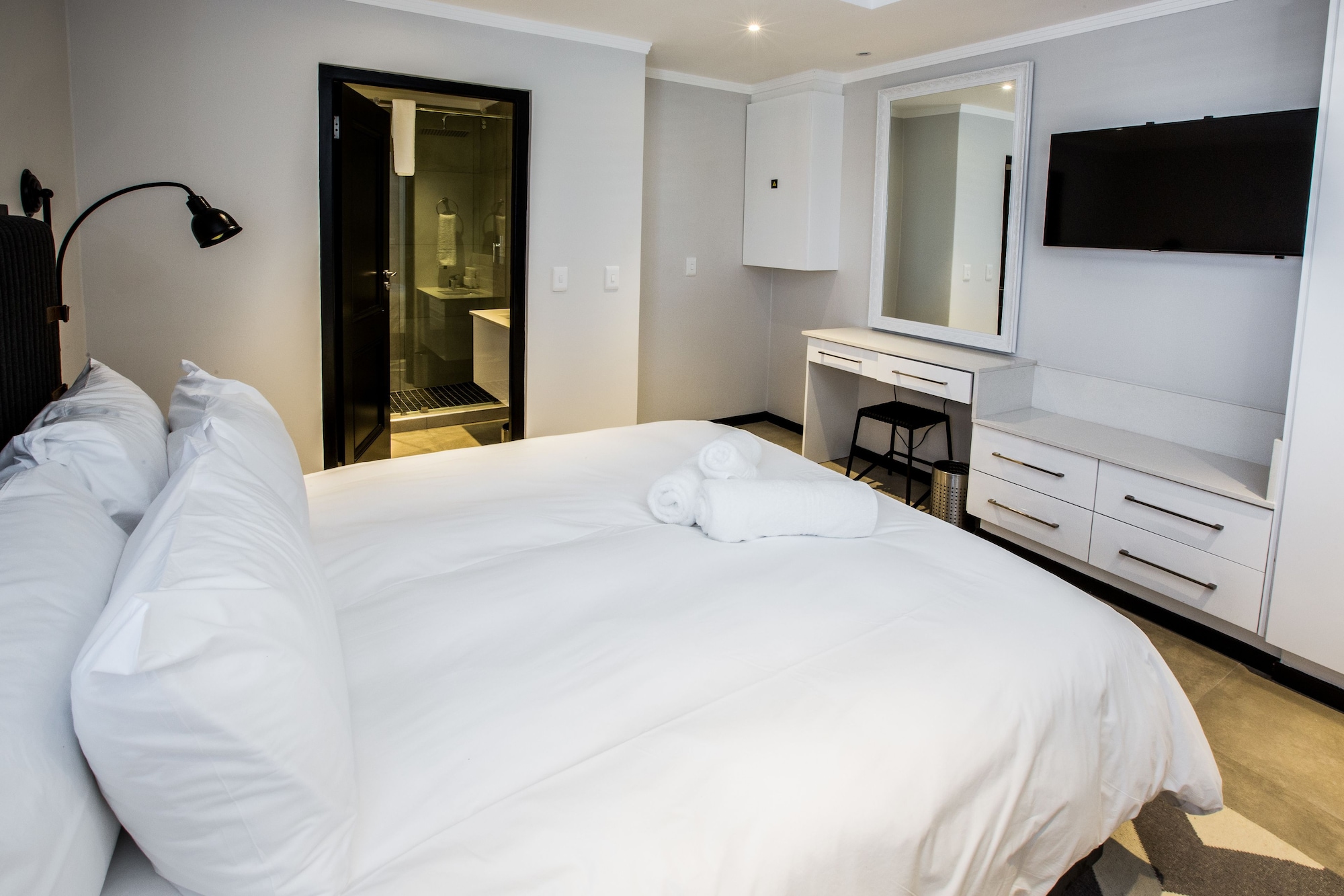 2 BEDROOMS, APARTMENT