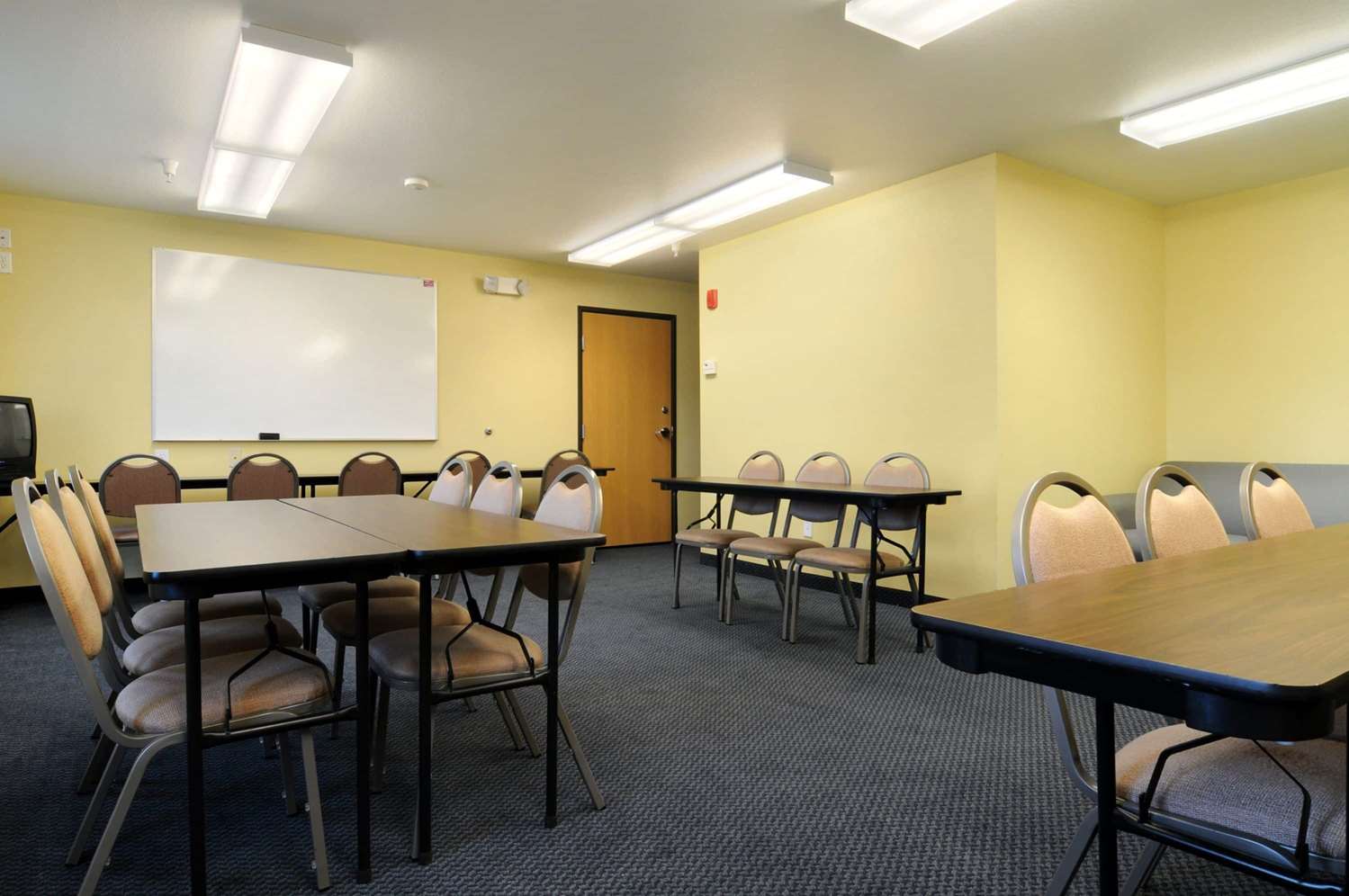 Microtel Inn & Suites Huntsville 8/10