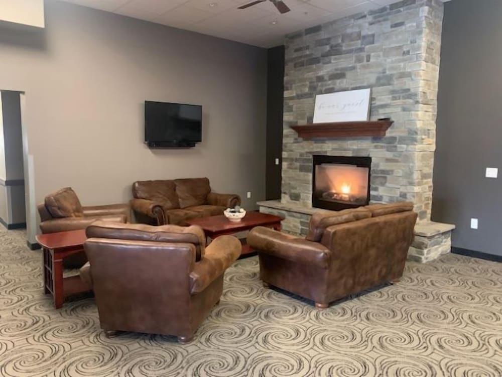 Cardinal Inn Hotel and Event Center 12/22