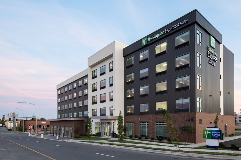 Holiday Inn Express and Suites Little Rock Downtown 43/47
