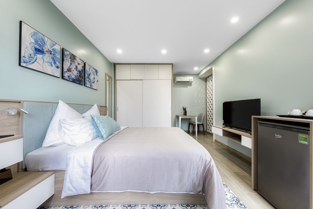 Soleil Apartment 7/29