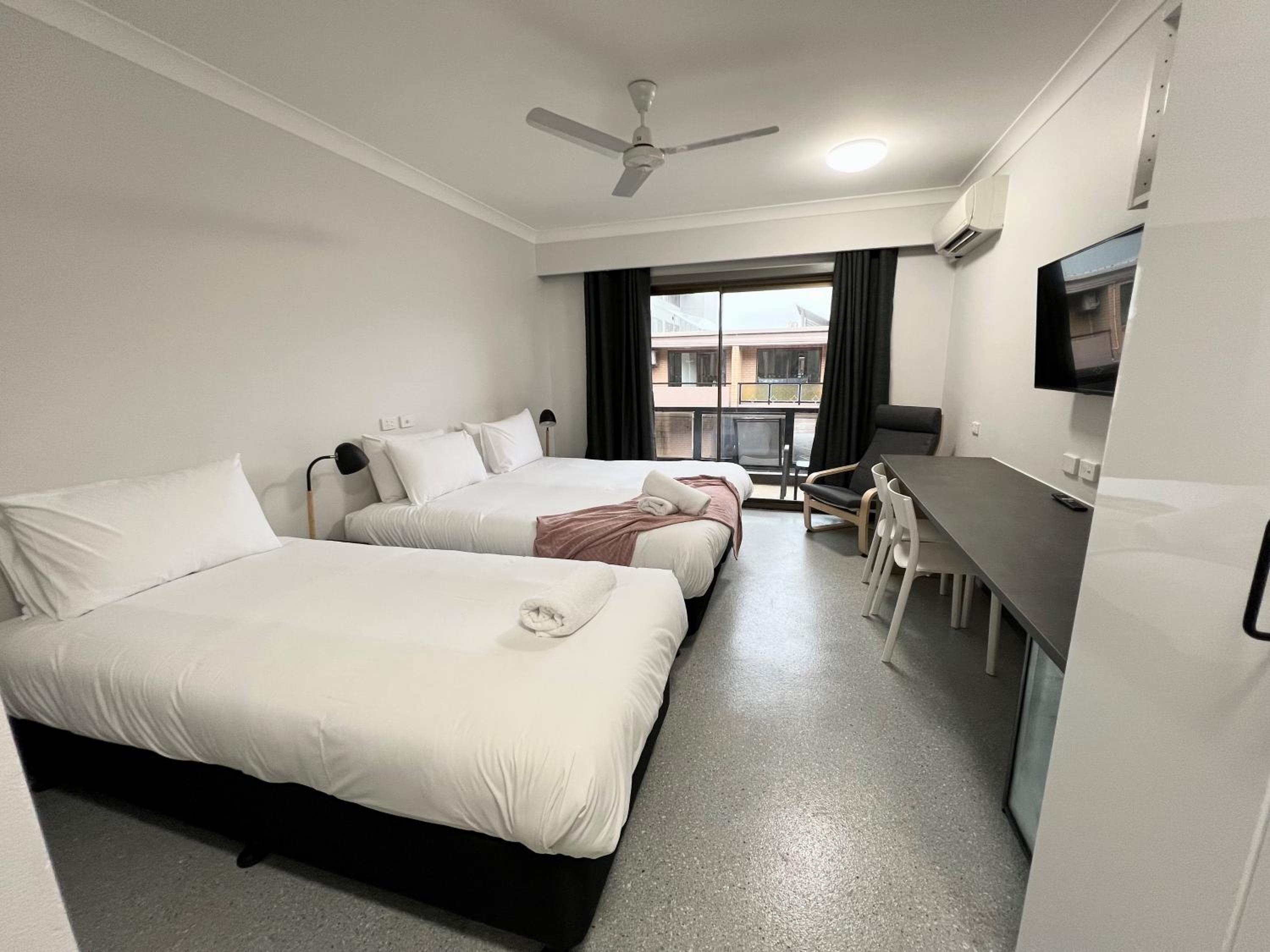 Room, Triple