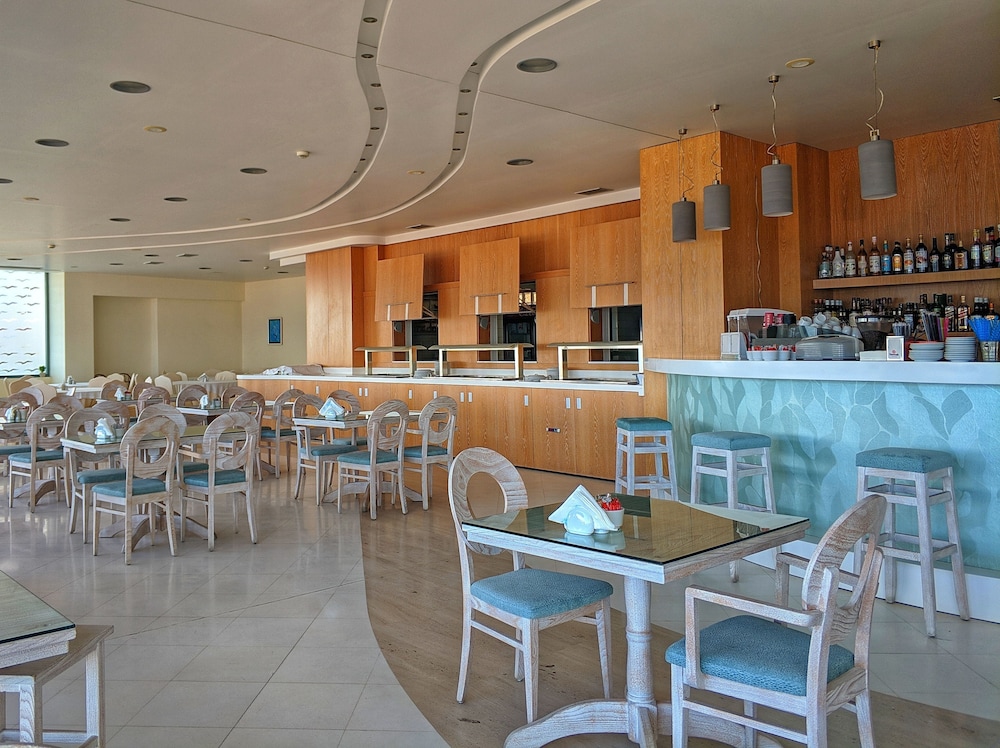 Aegean Blue Beach Hotel 16/29