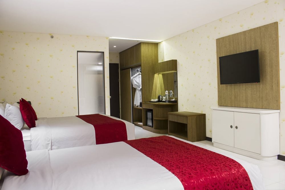West Point Hotel 13/33