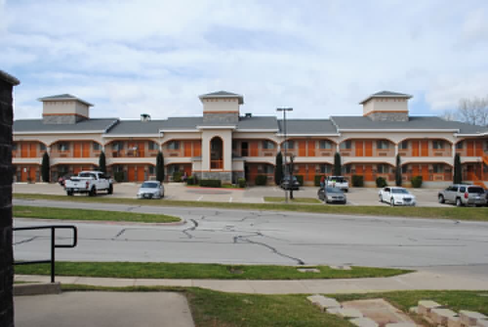 Bestway Inn 1/43