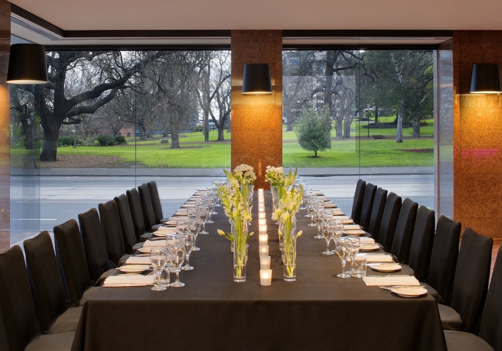 Flagstaff Gardens Hotel 49/65