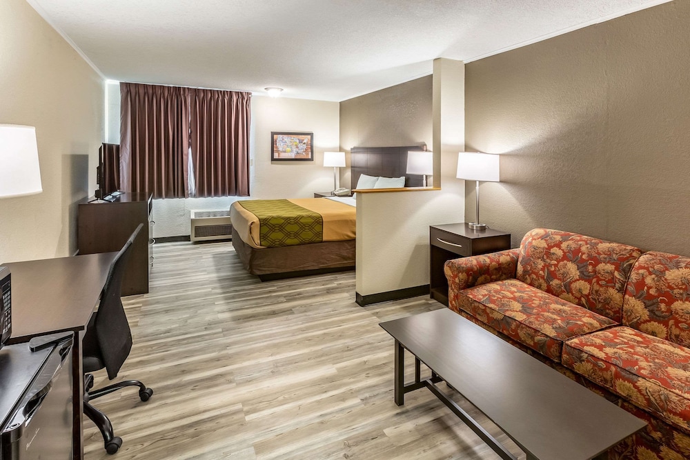 Baymont Inn & Suites by Wyndham Newton IA 5/6