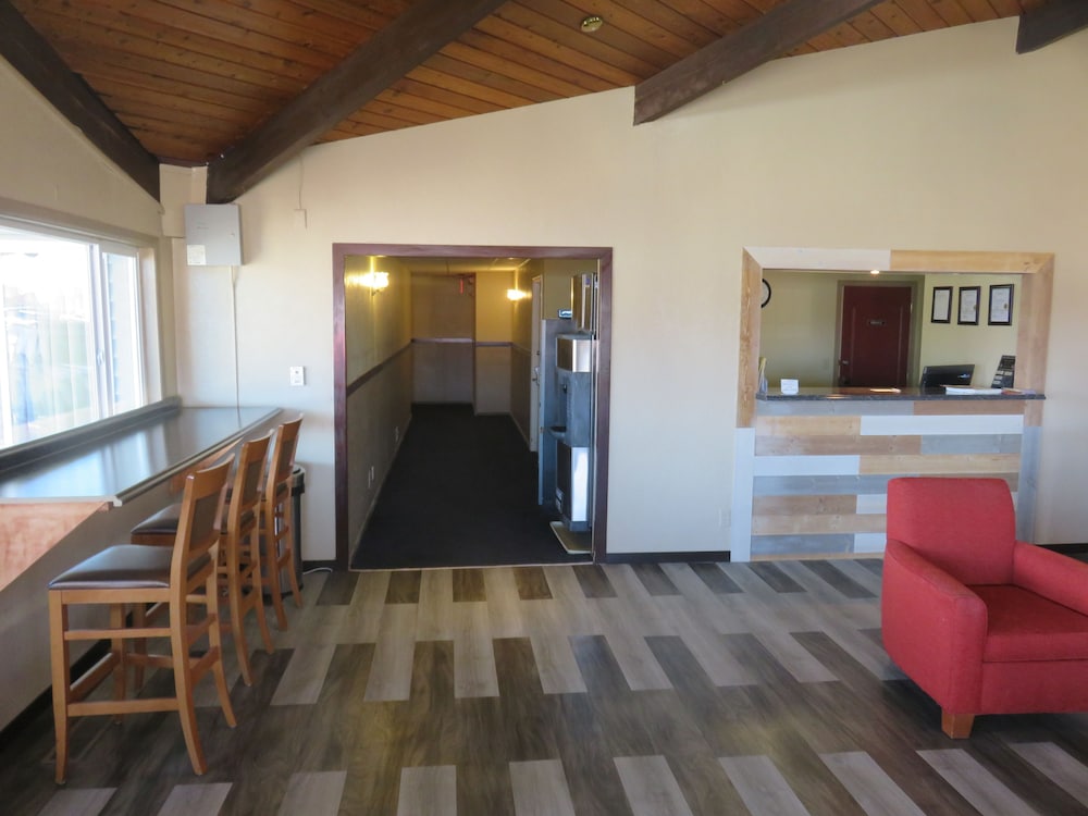 Americas Best Value Inn Story City 14/15