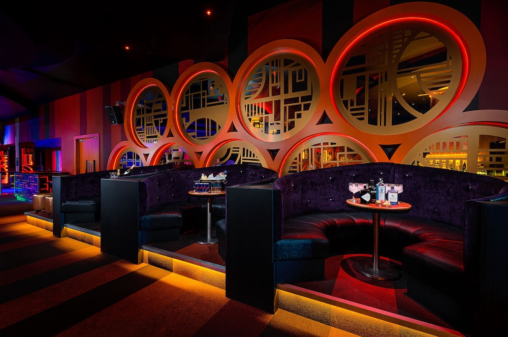 Queens Hotel And Nightclub 19/22