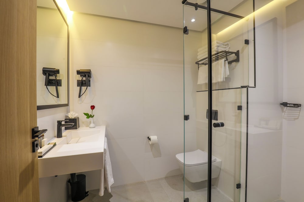 ADAY Hotel Casablanca 58/60