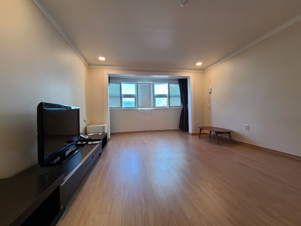Ocean View Hotel 37/46