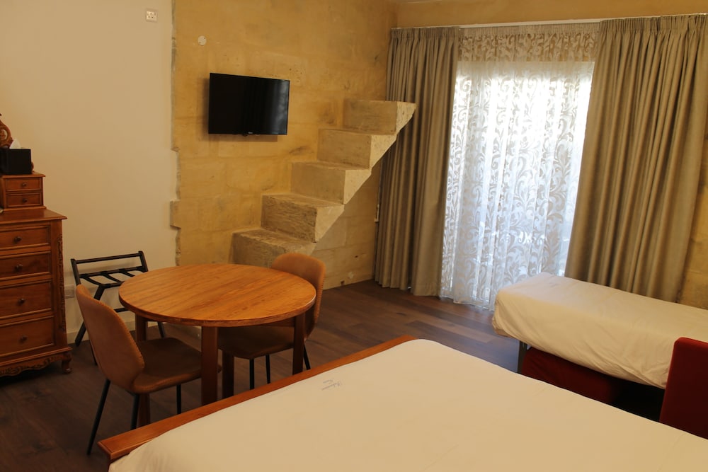 Palazzino Nina Boutique Hotel 31/43