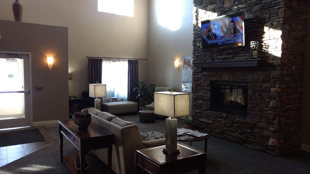 Grandstay Hotel Suites Thief River Falls 12/16
