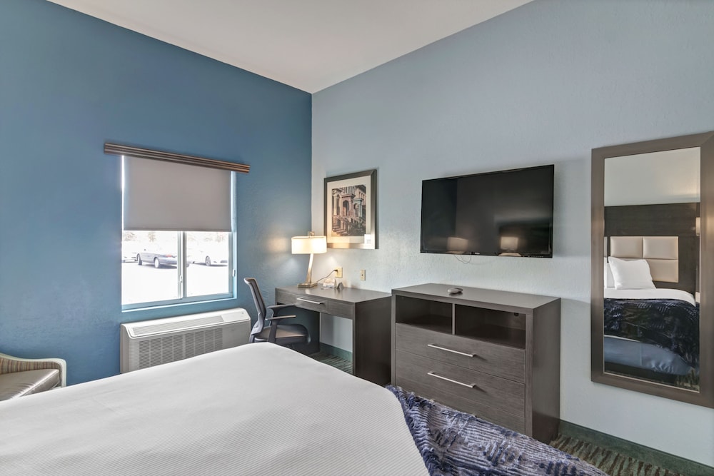 ROOM, KING BED