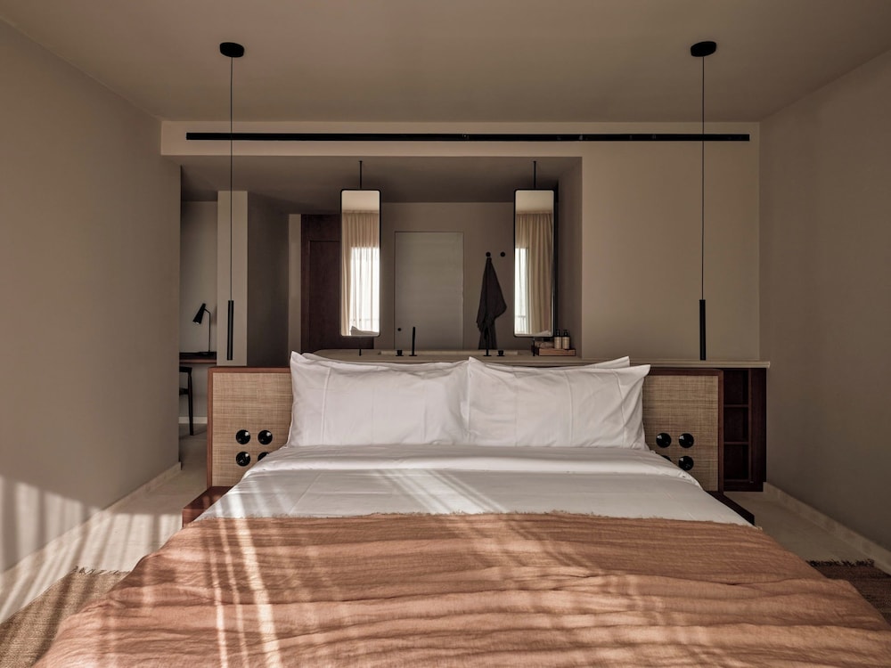 SUITE, SEA VIEW, SOFA