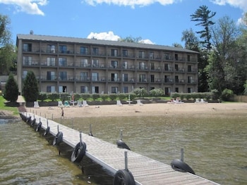 Beachfront Hotel 46/50