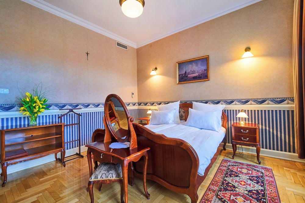 غرفة ديلوكس بسرير مزدوج بإطلالة على المدينة، Hotel Pollera 3/4