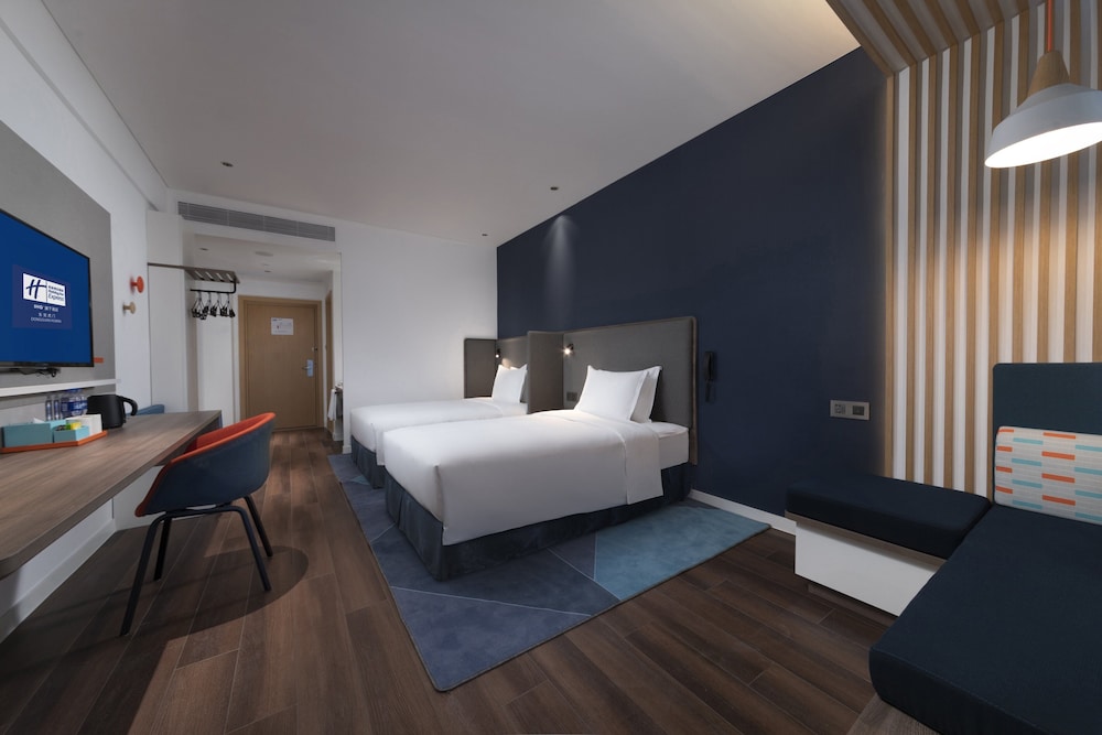 Holiday Inn Express Dongguan Humen 8/25
