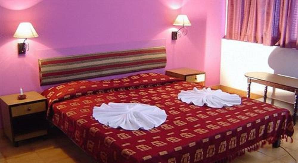 ALOR HOLIDAY RESORT HOTEL 10/50