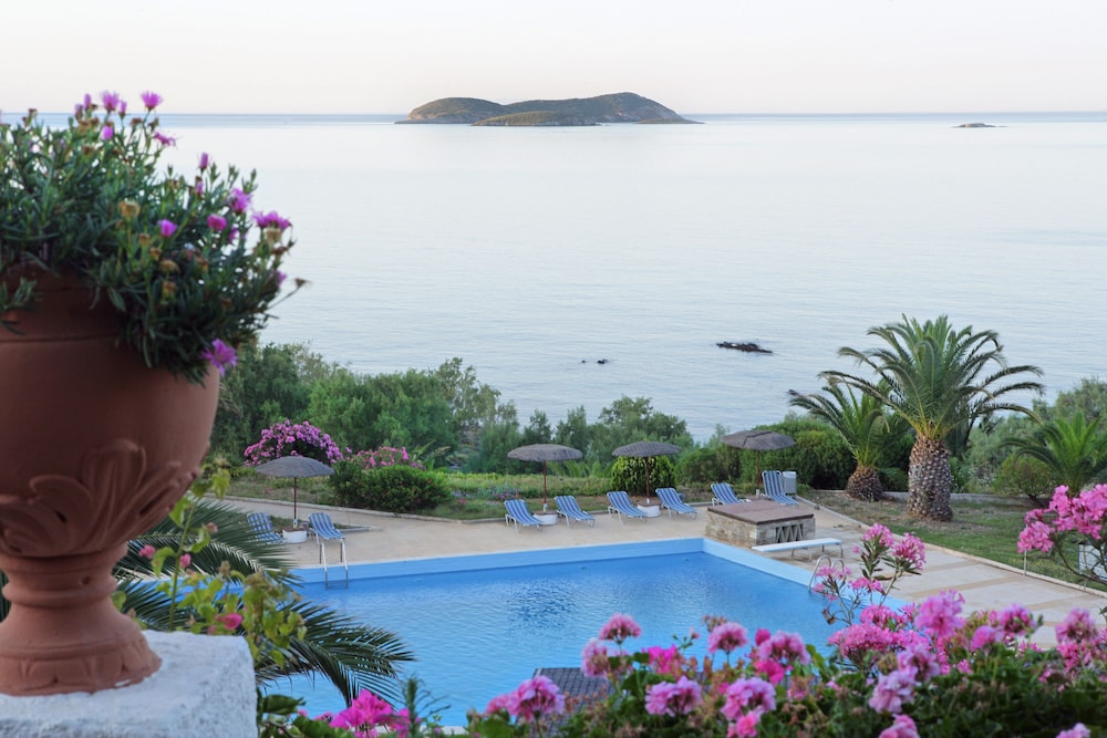 Andros Holiday Hotel 8/68