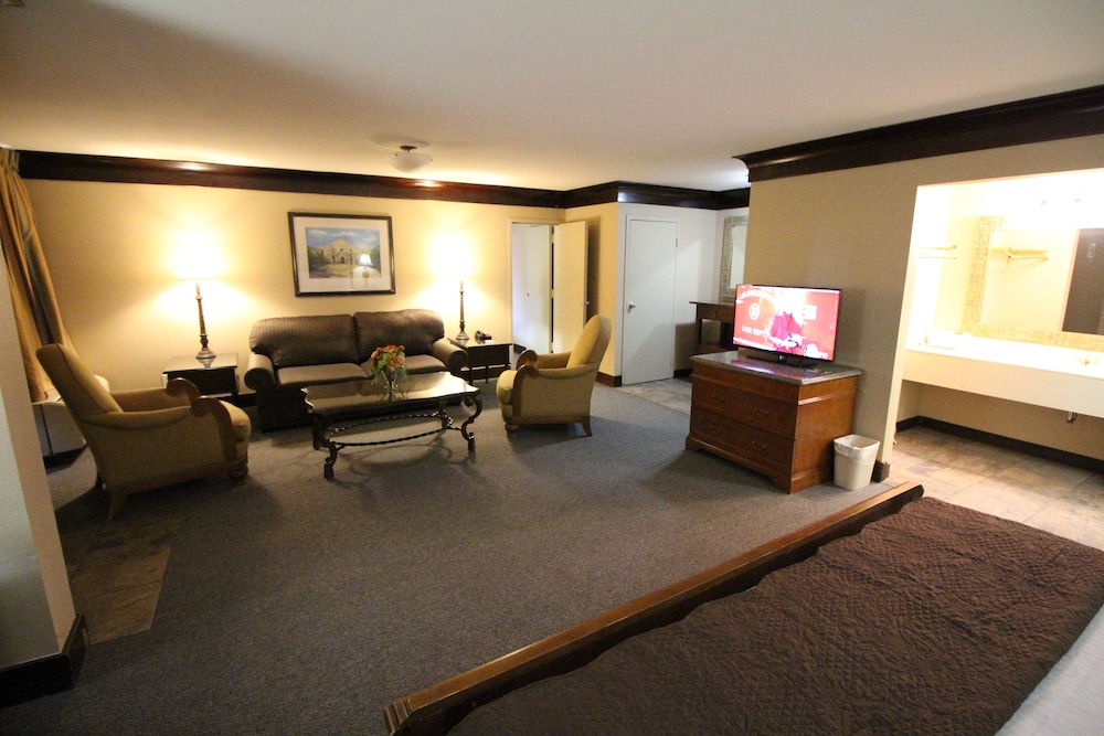 Magnuson Grand Hotel and Conference Center Tyler 35/59