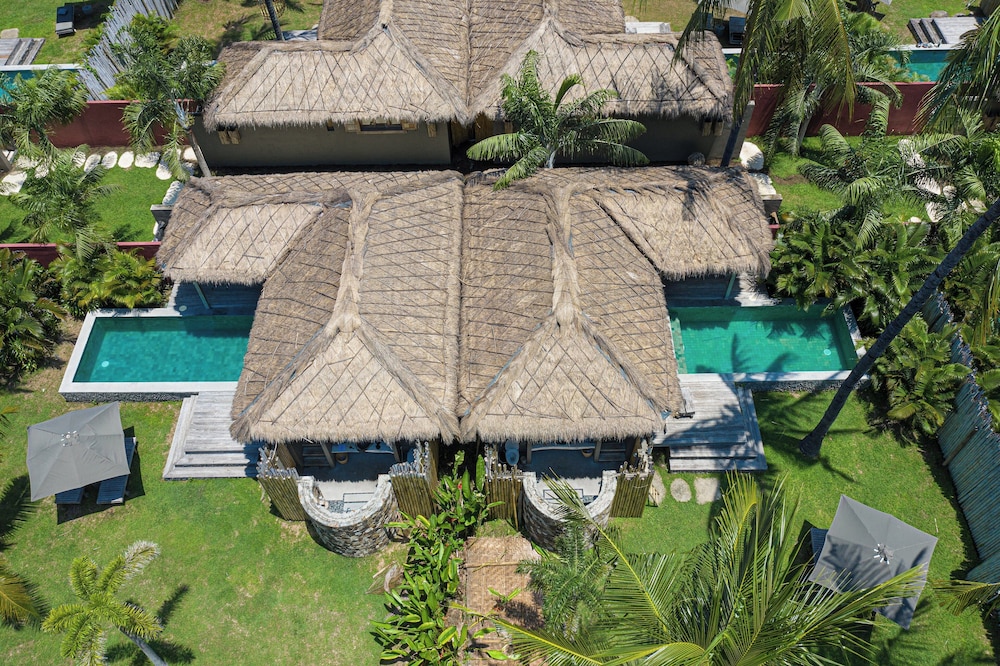 Slow Private Pool Villas 35/40