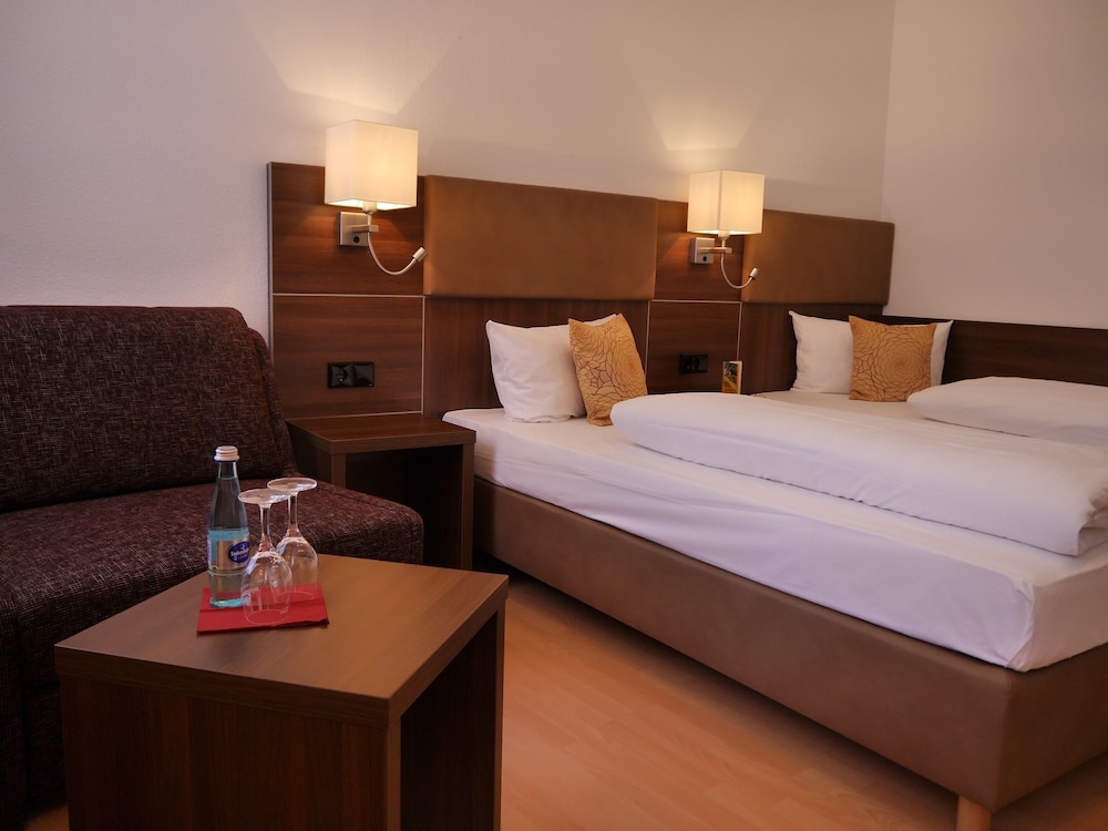 Romantica Hotel Blauer Hecht 8/57