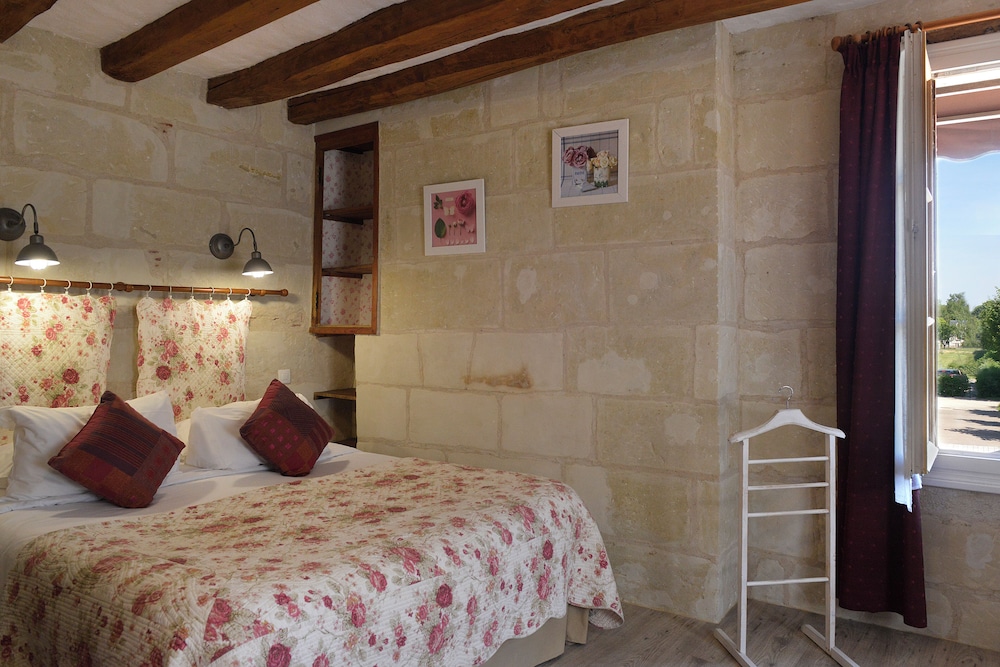 AUBERGE LE COLOMBIEN 18/37