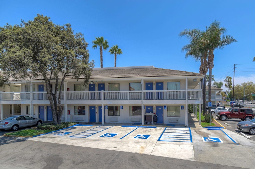 Motel6 Santa Ana, CA in SANTA ANA - CA