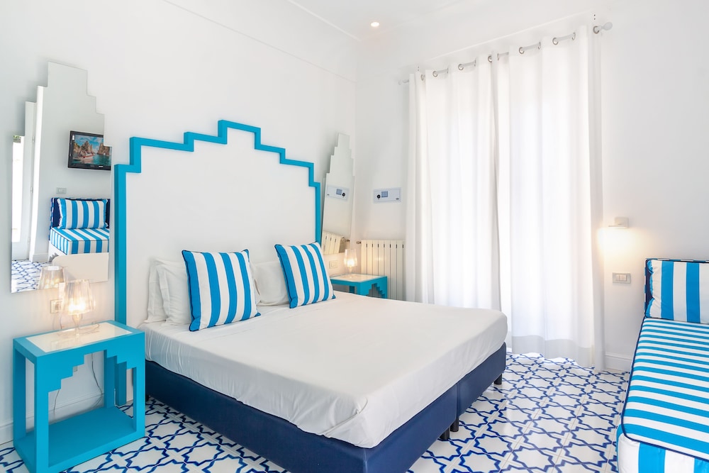 Superior, 1 King and 1 Single Beds