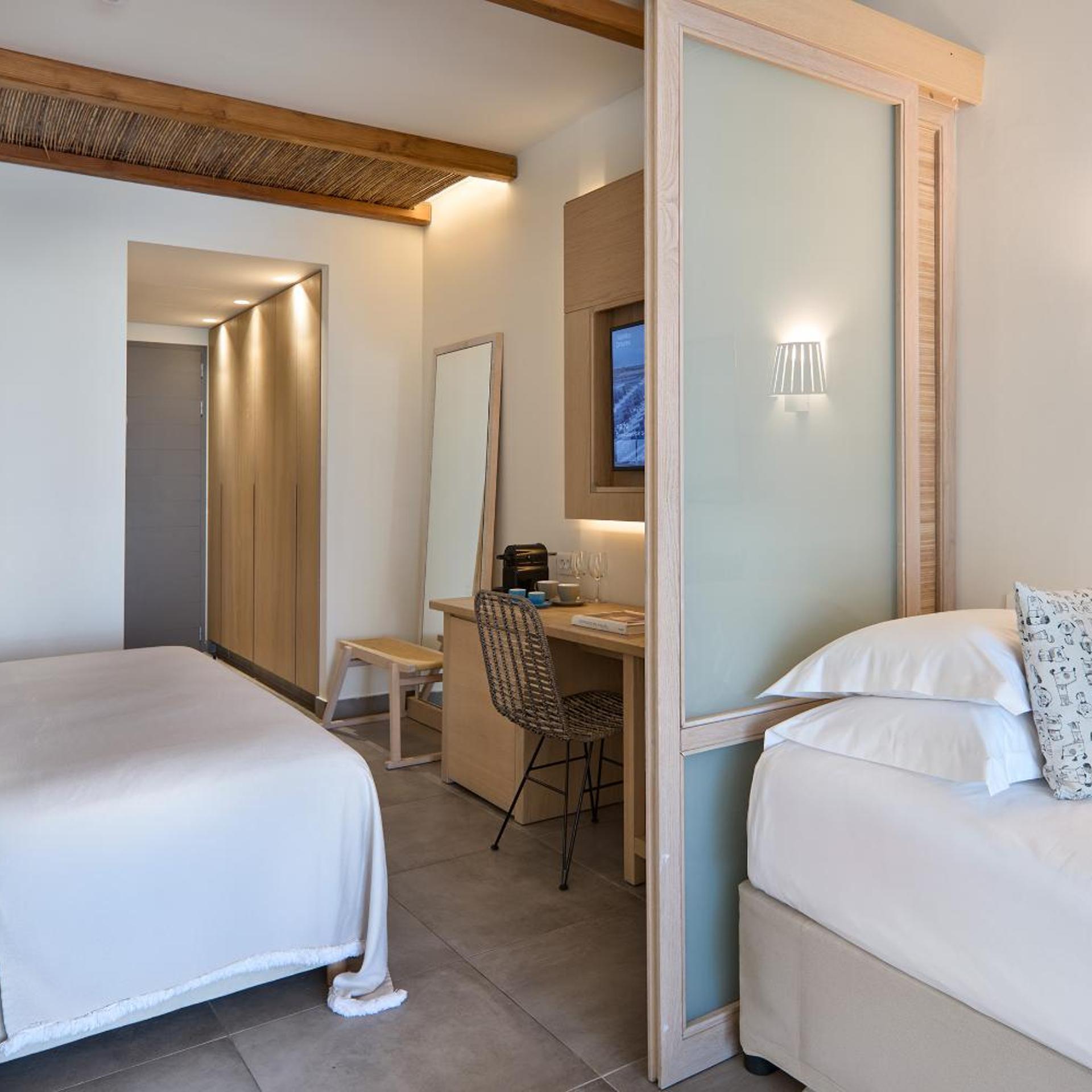 JUNIOR SUITE, INLAND VIEW
