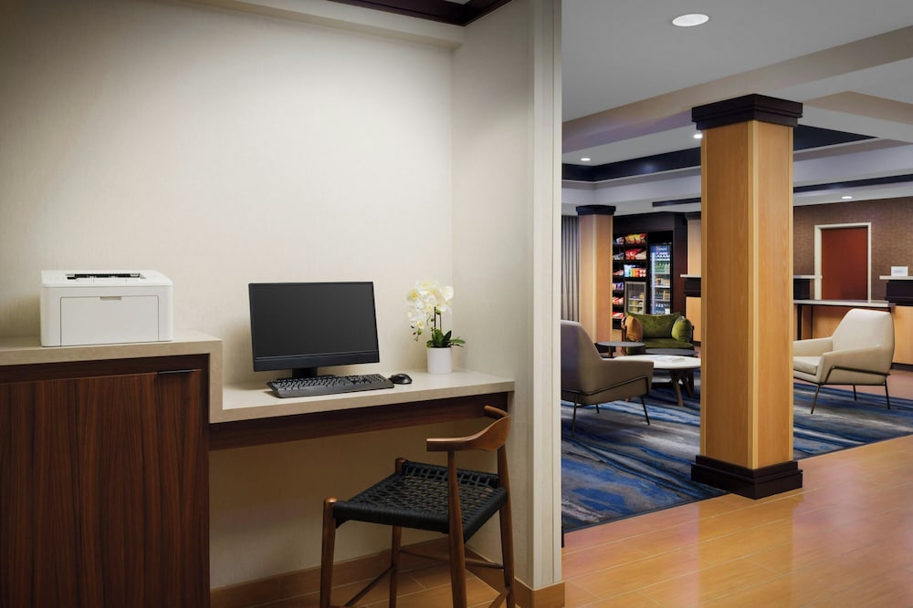 Fairfield Inn and Suites by Marriott Las Vegas South 51/57