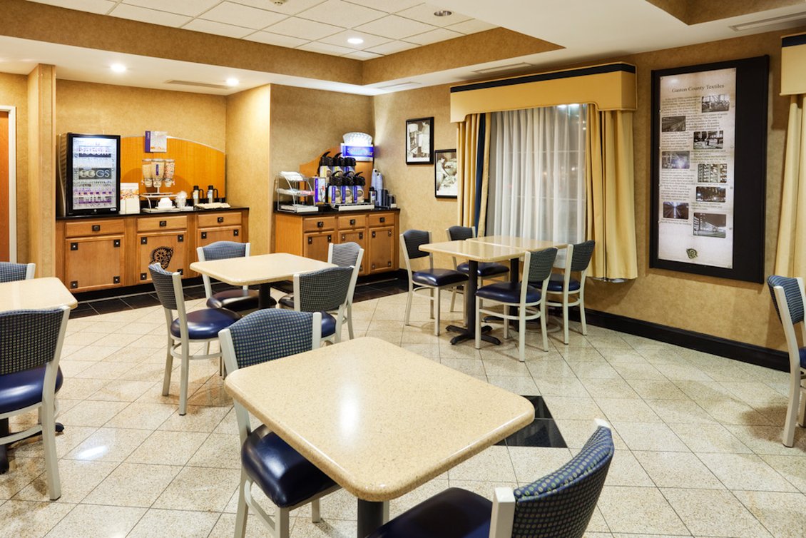 Holiday Inn Express Charlotte West - Gastonia, an IHG Hotel 51/80