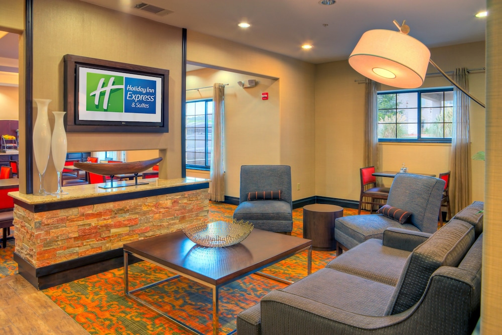 Holiday Inn Express And Suites Granbury 41/56