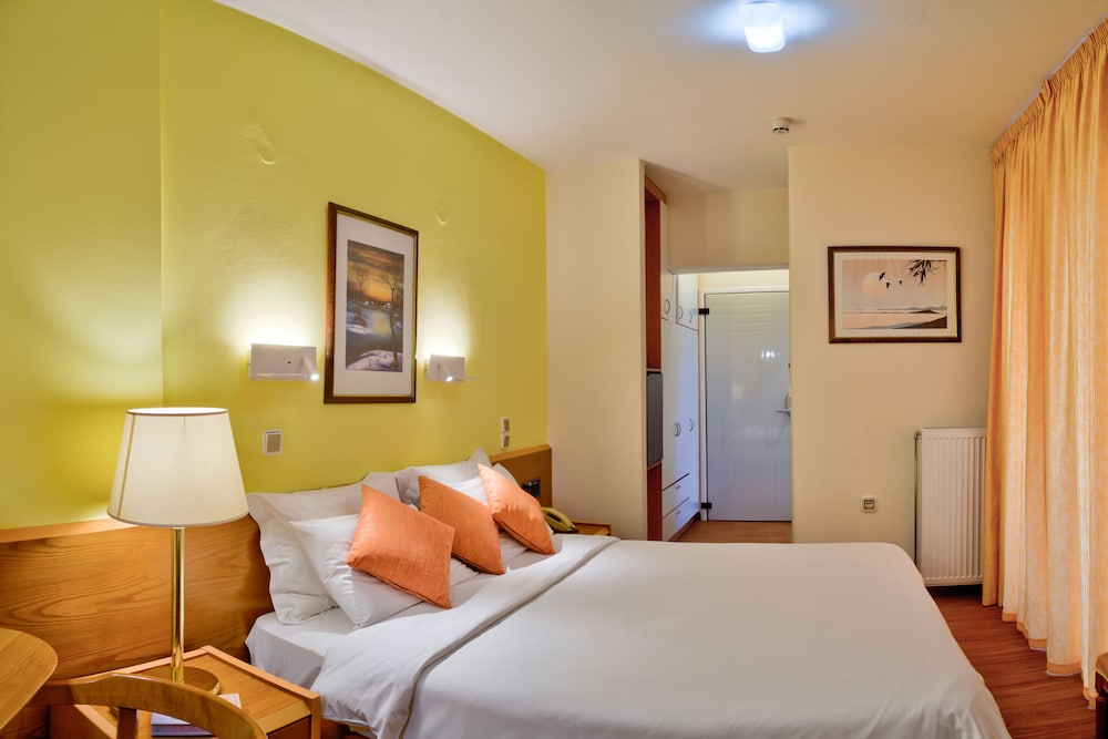 POSEIDON HOTEL 14/71