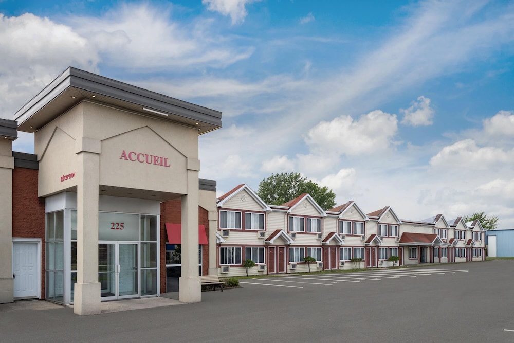 Travelodge by Wyndham Drummondville 3/50