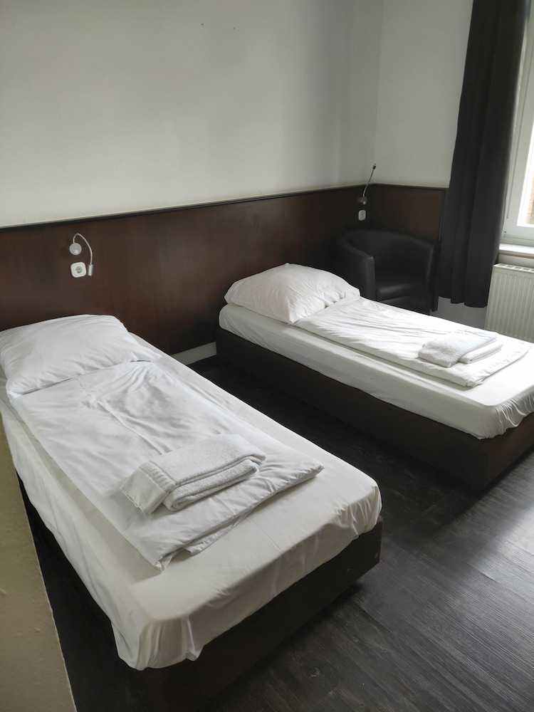 Hotel Tempelhof City Messe Arena 8/28