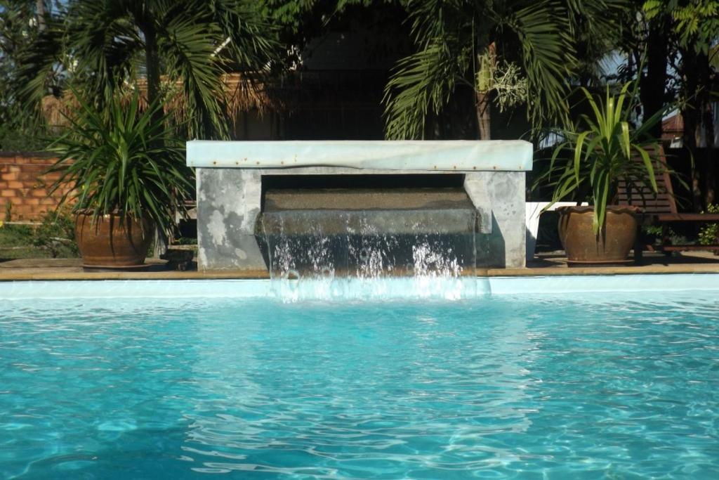 Lanta Long Beach Hostel 41/50