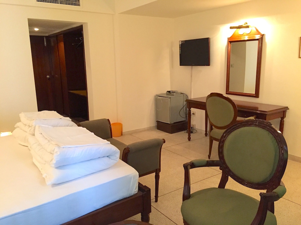 Alpana Hotel 15/34