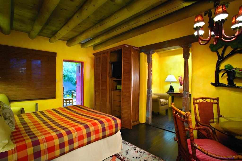 Casita, Queen Bed، El Monte Sagrado Resort 2/3