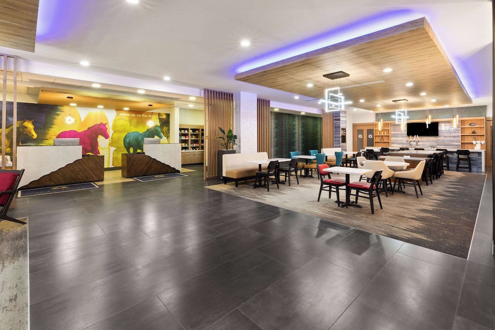 La Quinta Inn & Suites by Wyndham El Paso East Loop-375 14/27