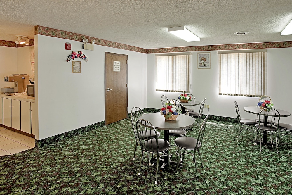 Americas Best Value Inn West Frankfort 27/30