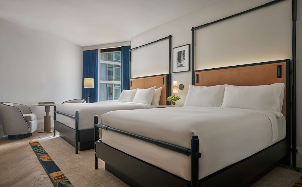 Room, 2 Queen Beds, Partial River View, Accessible