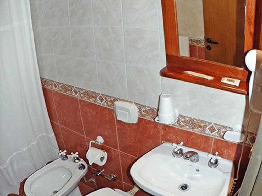 ROOM, TRIPLE