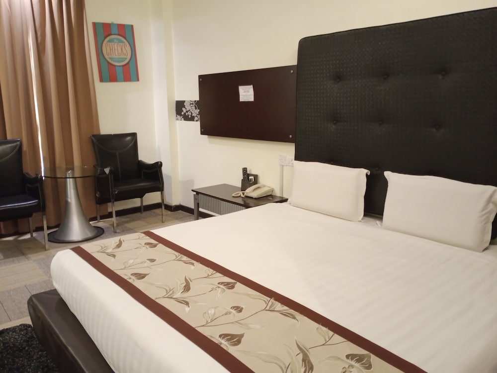 Shervinton Executive Boutique Hotel 25/60