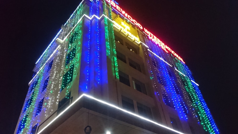 Rosewood International Hotel 2/50